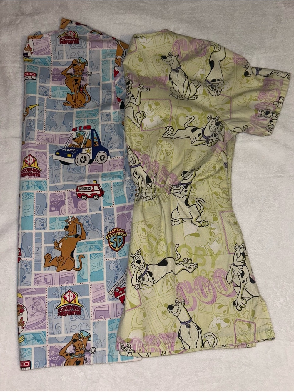 Scooby-Doo! Women’s Multi Front Pockets  Scrub Top